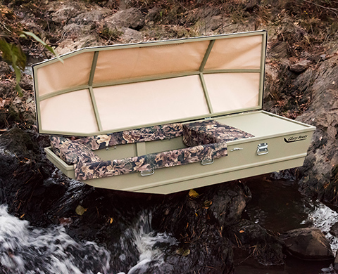 Glory Boat casket in nature