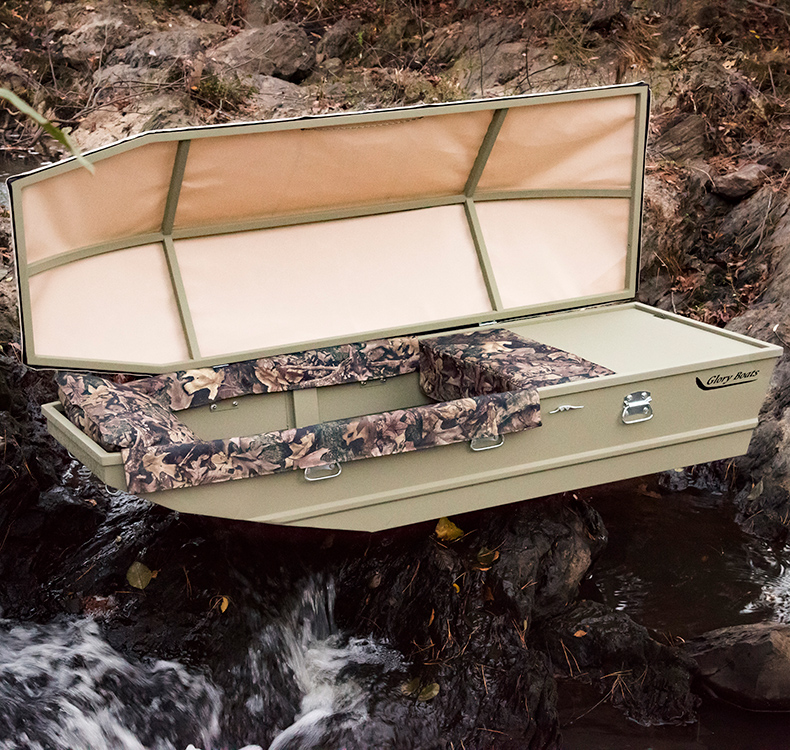 Glory Boat casket in nature